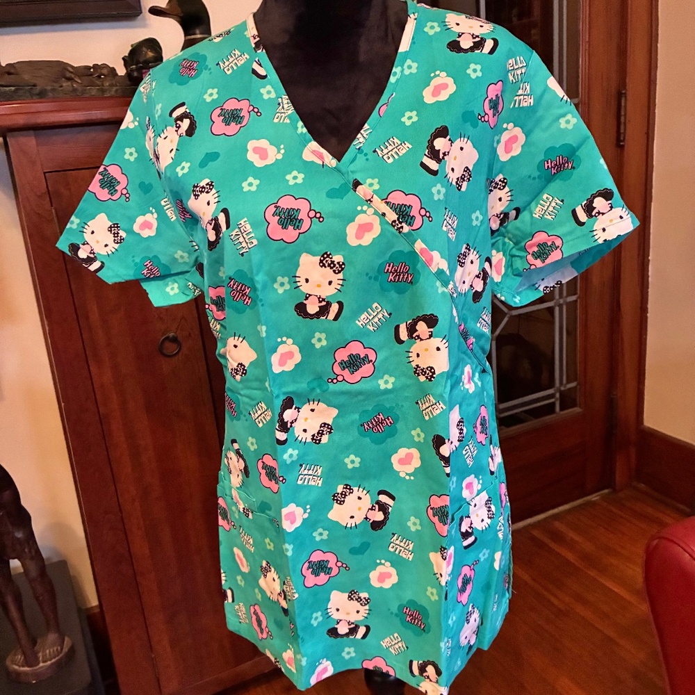 "Sanrio, Hello Kitty" scrub top, M, short sleeve, Excellent, used condition